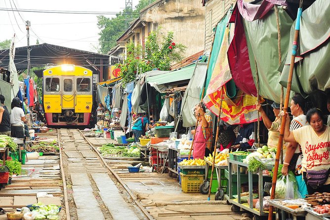 Maeklong Railway Market, Floating Market & Nakhon Pathom City Tour From Bangkok - Pickup and Meeting Points