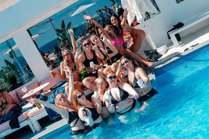 Magaluf : Agenda Beach Club Party at Oceans Beach Club - Venue Details