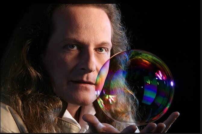 Magic Up Close Early Show at Las Vegas Magic Theater - Audience Participation Opportunities