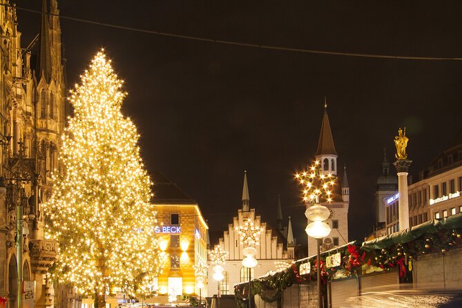 Magical Christmas Scenery in Munich - Walking Tour - Munichs Christmas Traditions
