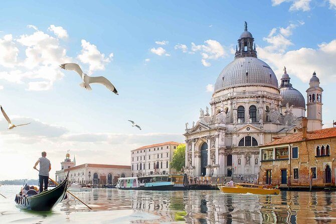 Magical Gondola Journey: Explore Venices Grand Canal in Style! - Multilingual Assistance During Boarding