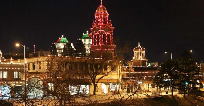 Magical Kansas City Christmas Stroll - Key Points