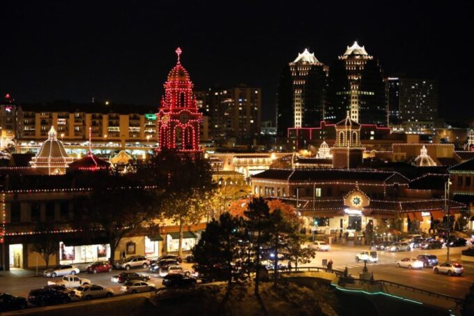 Magical Kansas City Christmas Stroll - Enchanting Holiday Adventure