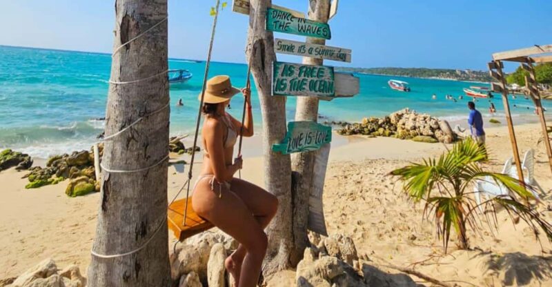 Magical Sunset at Barú + Plankton - Itinerary and Activities