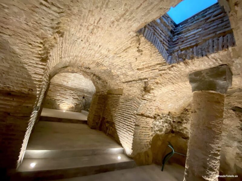 Magical Toledo, the Original Night Route: Mystery, Curiosities and Secrets - Access to Private Subway and Secret Corners