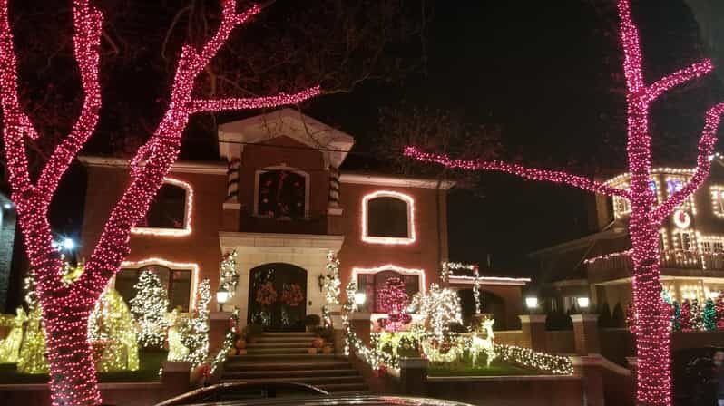 Magnificent Christmas Lights Tour of Dyker Heights Brooklyn - Who Is This Tour Best For?
