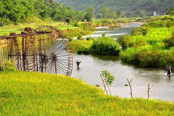 Mai Chau Private Day Tour: Hiking & Biking in Pristine Landscapes - Authentic Dining Experience