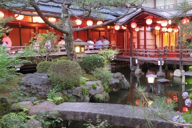 Maiko/Geisha Beer Garden & Local Sake Stand Private Tour in Kyoto - Local Sake Stand