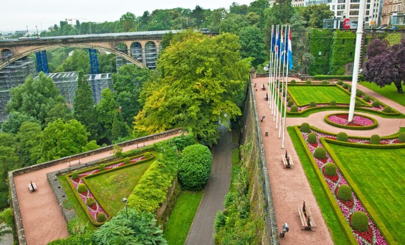 Majestic Christmas Walking Tour in Luxembourg - Constitution Square