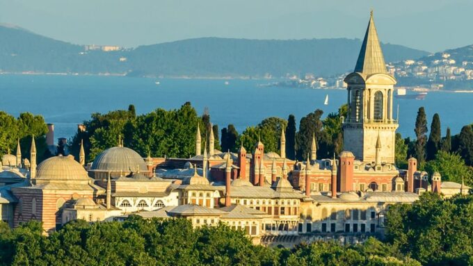 Majestic Istanbul Tour and Bosphorus Sunset Yacht Cruise - Architectural Marvels of Istanbul