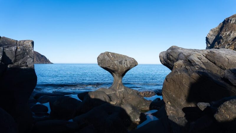 Majestic Maloy: Discover Kannesteinen & Colorful Village - Key Points
