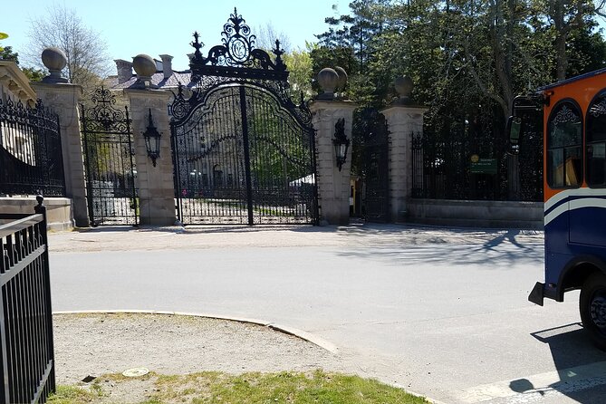 Majestic Mansion Tour - Dress Code and Weather