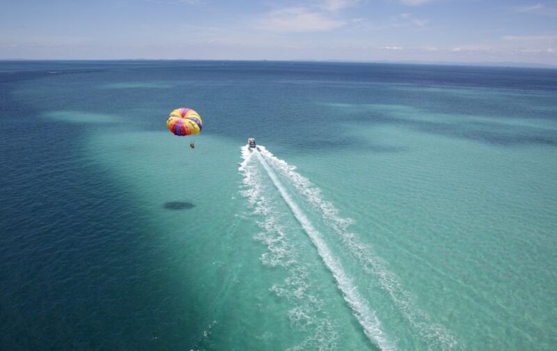 Makadi Bay: Guided City Tour and Parasailing Adventure - Parasailing Experience