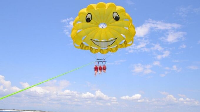 Makadi Bay: Guided City Tour and Parasailing Adventure - Recap