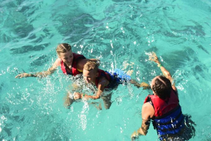 Makadi Bay: Snorkelling and Diving Island Trip - Scenic Features and Lunch