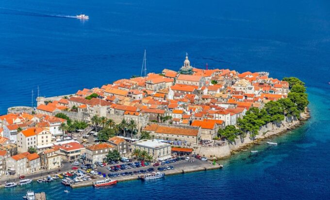 Makarska: Korcula, Deer Island & Shipwreck Speedboat Tour - Tranquil Badija Island