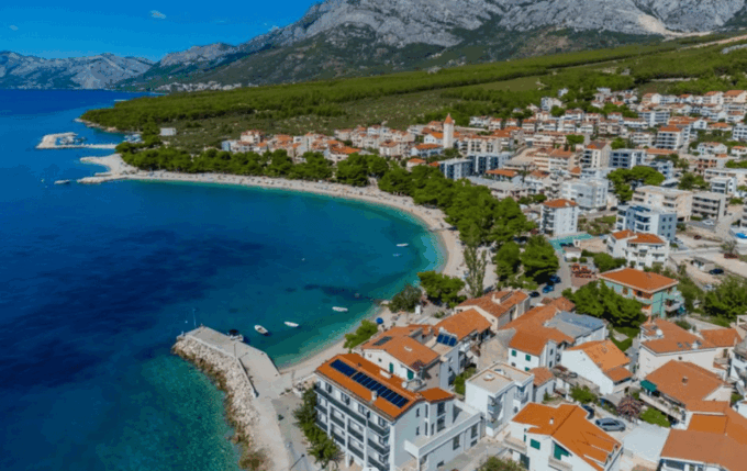 Makarska: Sea Kayaking & Snorkeling Adventure - Weather and Conditions