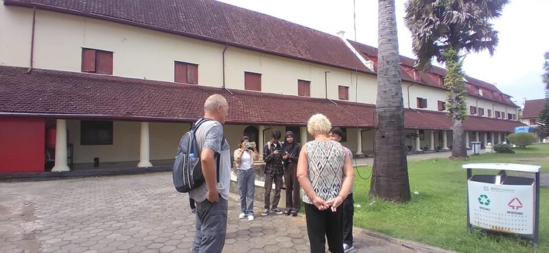 Makassar: Private City Tour With Hotel Pickup - Unique Mosque Visit
