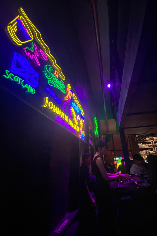 Makati: Bar Hopping - Experience Highlights
