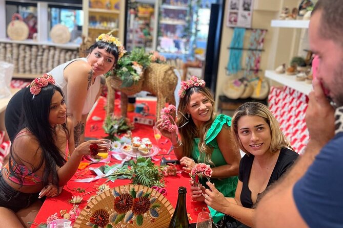 Make a Traditional Sevillian Headdress - Materials and Tools for Crafting
