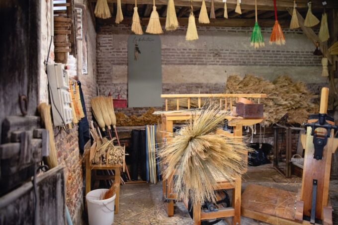 Make Your Own Fireplace Sweeper at a Traditional Workshop - Broom-Making Process