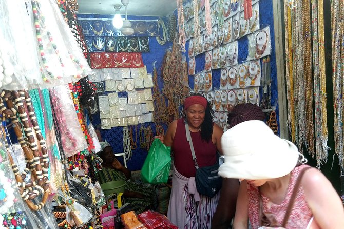 Makola Market Walking Tour - Navigating the Vibrant Atmosphere