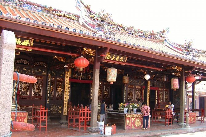Malacca Tour With Instragrammable Spot From Kuala Lumpur - Admiring Dutch Squares Architecture