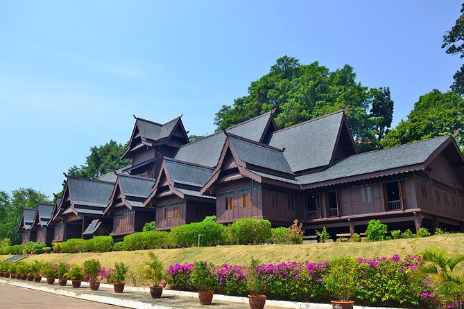 Malacca Zoo, Malaysia Heritage Studio & Crocodile Farm With Lunch - Accessibility and Participation Information