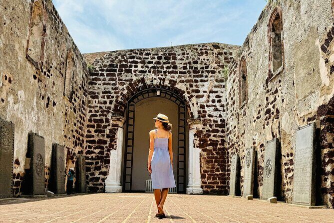 Malacca's Famous Spots: Private Day Tour - Vibrant Jonker Street