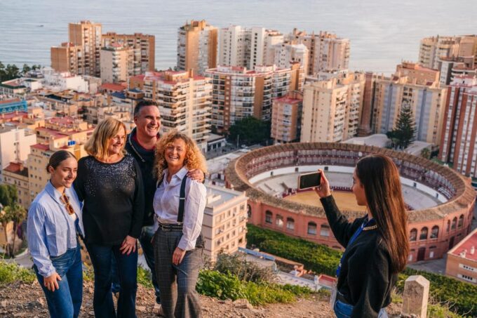 Málaga 1-hour by TukTuki: Essential and Private Tour - Personalized and Efficient Sightseeing