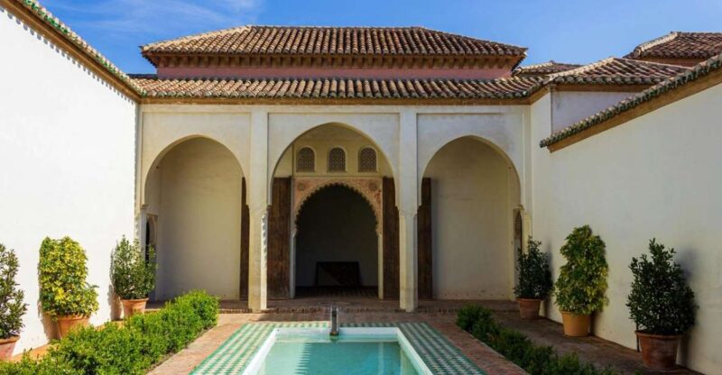 Malaga: Alcazaba and Roman Theatre Private Tour With Tickets - Guided Tour Experience