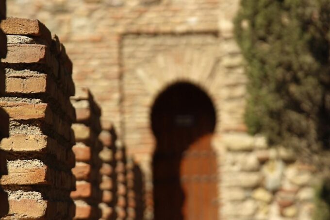 Malaga: Alcazaba and Roman Theatre Private Tour With Tickets - Booking and Meeting Point