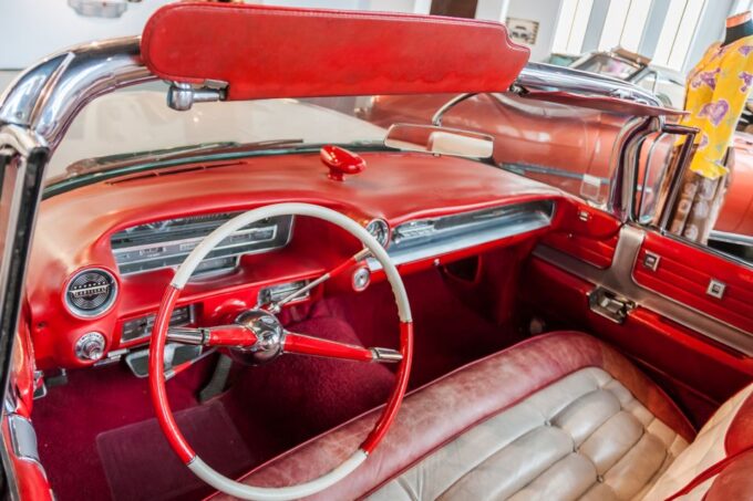Málaga: Automobile and Fashion Museum Ticket - Parking and Amenities