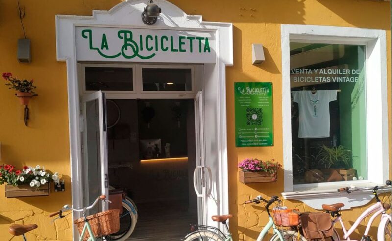 Malaga: Bike Rental for City Discovery Route & Beaches - Booking and Cancellation