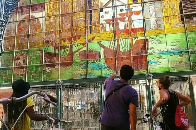 Malaga Bike Tour - Street Art, City Center, Bay Area - Tour Group Size and Accessibility