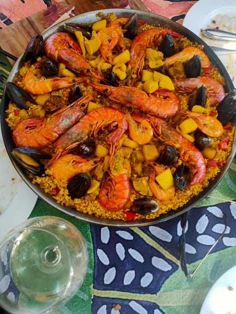 Malaga Bike Tour - Wine & Tapas Delicacies - Exploring Malagas History