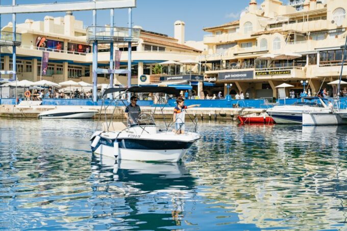 Malaga: Boat Rental Without a License for Dolphin Watching - Check-in, Check-out, and Handling Instructions
