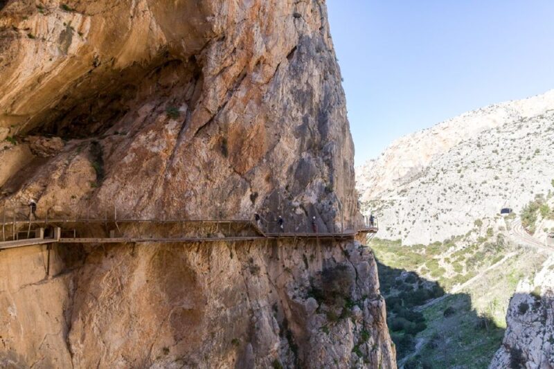 Malaga: Caminito Del Rey Path Day Trip With Guide - Marveling at the Desfiladero De Los Gaitanes
