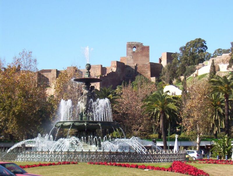 Malaga: City Center Walking Tour With Tapas Food Tastings - Historic Monuments and Landmarks