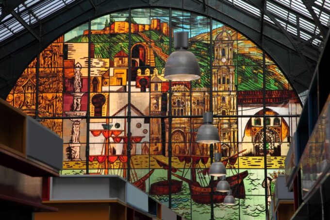 Malaga: City Exploration Game and Tour - Exploring Malagas Attractions