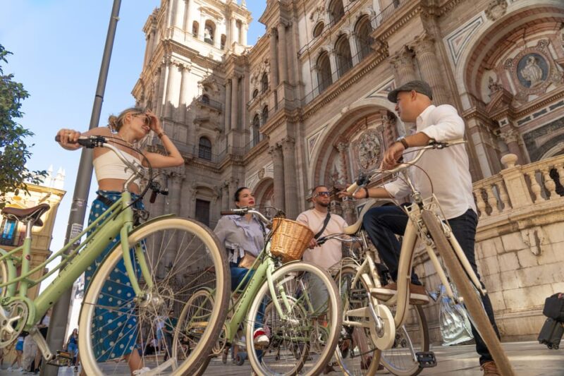 Málaga: City Highlights Guided Vintage Bike Tour - Biking Experience
