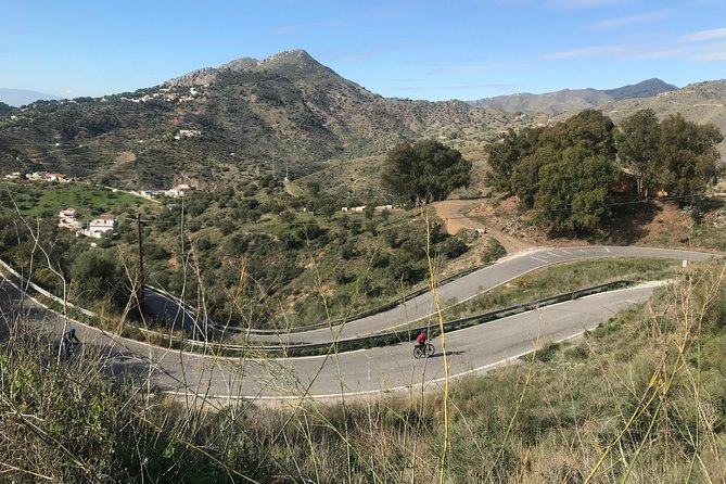 Malaga Highest Peak E-Bike Tour: White Village Olias and El Palo - Accessibility Requirements
