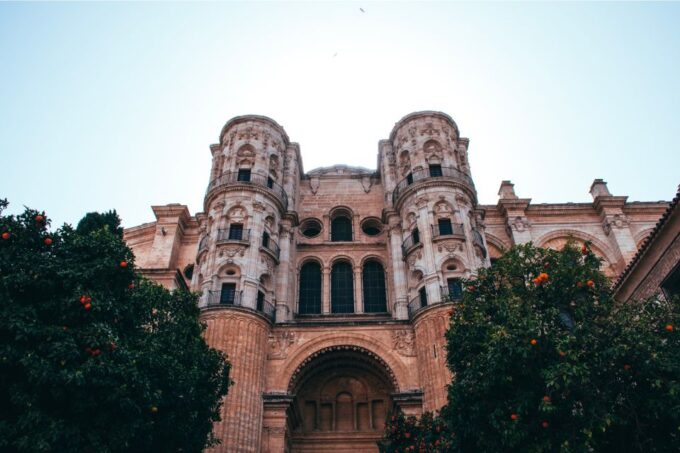 Málaga: Highlights, Old Town & Viewpoint Walking Tour - Accessibility Considerations