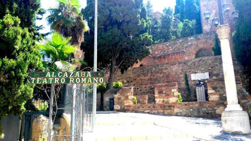 Málaga: Historic Center Private Tour With Local Guide - Accessibility and Transportation