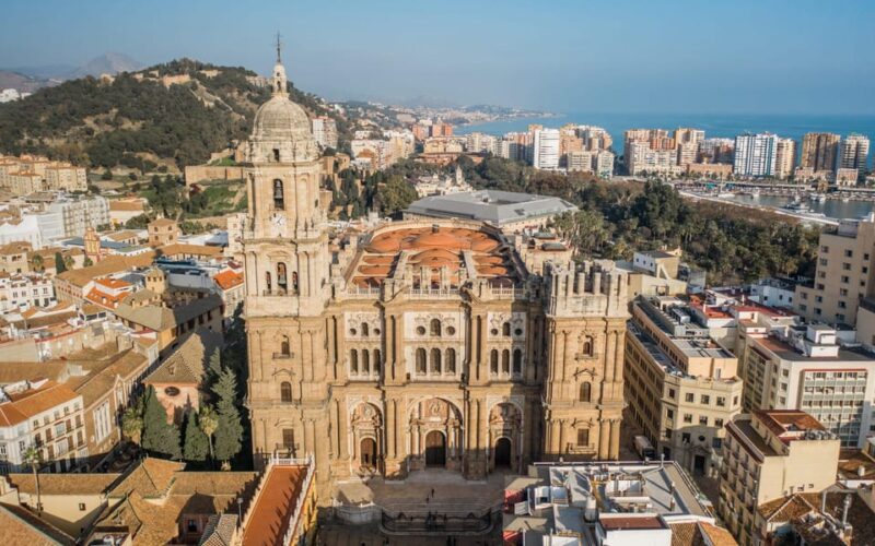 Málaga: Historical City Center and Cathedral Private Tour - Key Points