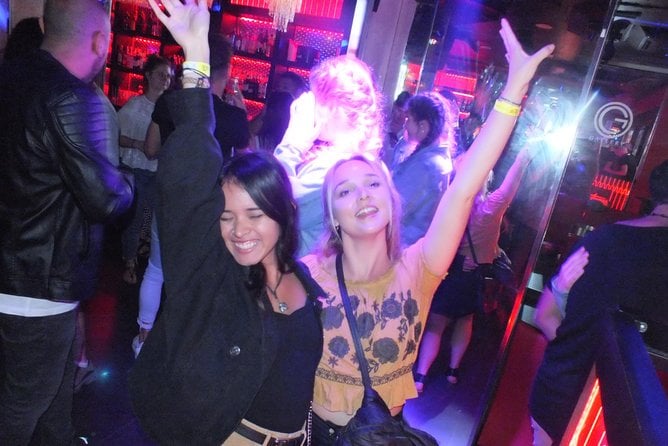 Malaga Nightlife Pub Crawl Tour With Drinks and Clubs Entry - Maximum Number of Travelers