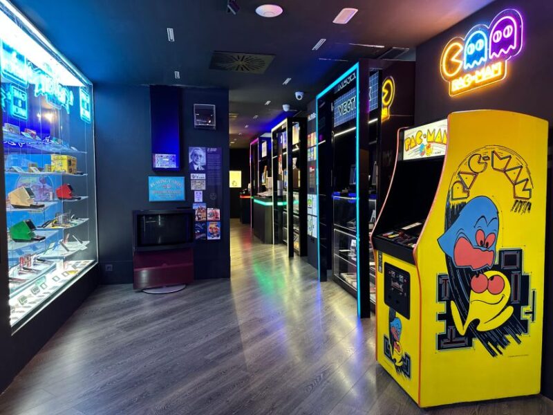 Malaga: OXO Video Game Museum Ticket Entry - Accessibility and Amenities