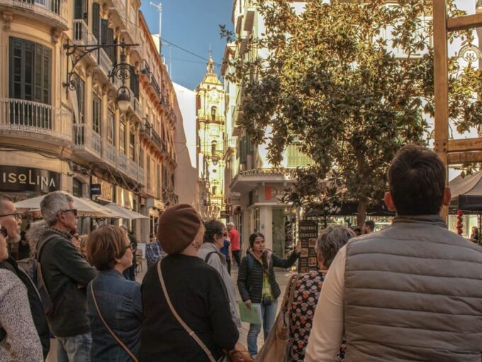 Málaga: Private Guided Walking Tour in the Historic Center - Explore Significant Places