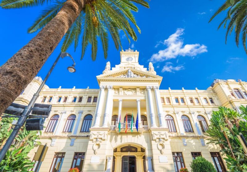 Malaga: Self-Guided Scavenger Hunt and Sightseeing Tour - Key Points