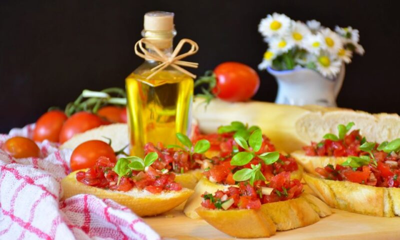 Malaga: Tapas and Wine Tasting Tour With Flamenco Show - Key Points